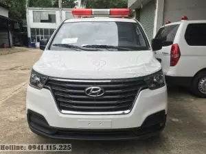 Hyundai Starex cứu thương