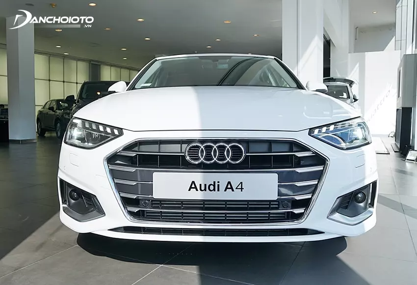 Audi A4 Advanced 2024 có lưới tản nhiệt 5 thanh nan sang trọng hiện đại