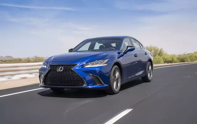 Lexus ES 2019