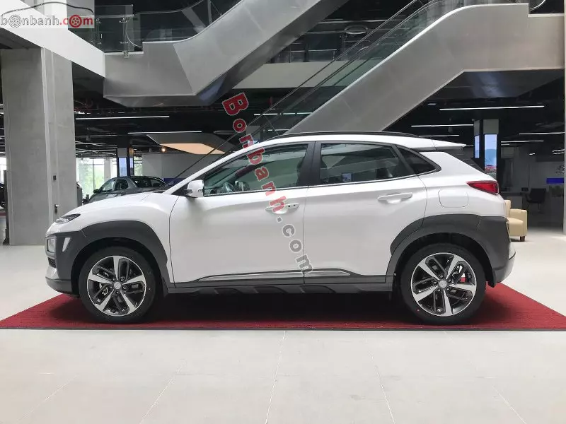 Bên hông xe Hyundai Kona 2022