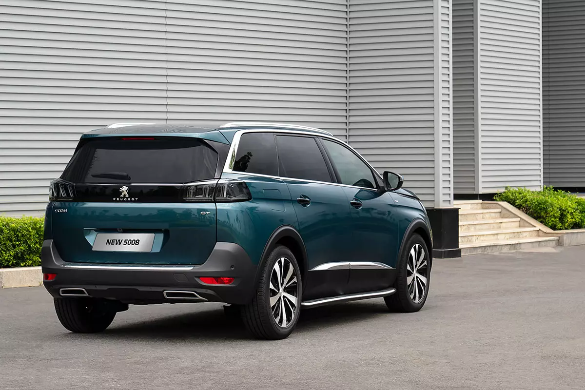 Thiết kế đuôi xe Peugeot 5008 2021