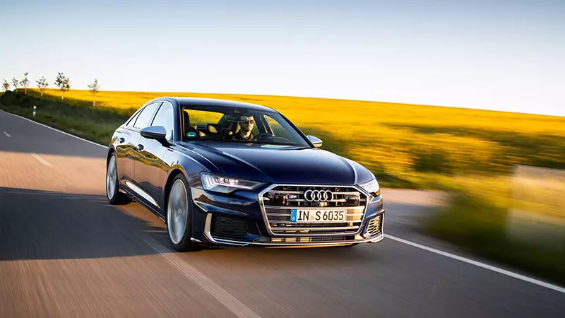 Audi S6 có thể đạt vận tốc tối đa 250 km/h