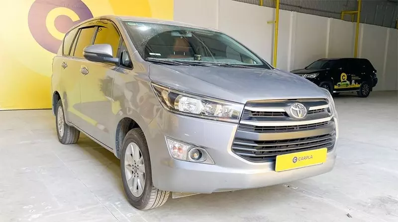 Xe ô tô 7 chỗ Toyota Innova