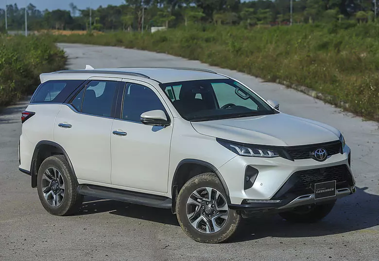 Xe 7 chỗ Toyota Fortuner Legender 2.4 giá 1,195 tỷ đồng