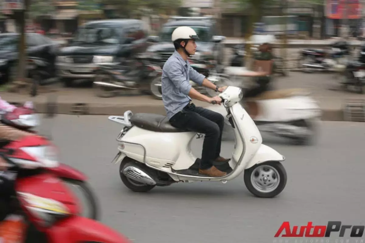 Vespa ET8: Hơn 30 triệu cho một "huyền thoại đương đại" của Piaggio