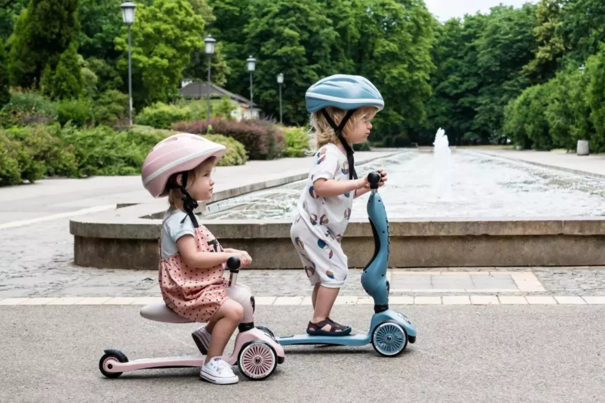 Scooter gập gọn cho bé thỏa sức vui chơi cùng bạn bè