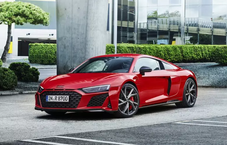 Ngoại thất xe Audi R8 rất được lòng người tiêu dùng với vẻ ngoài thể thao và sang trọng