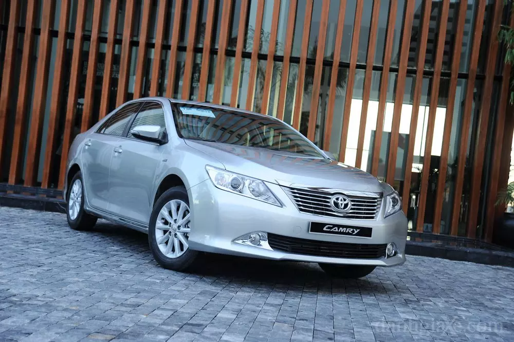 Ngoại thất Toyota Camry 2012