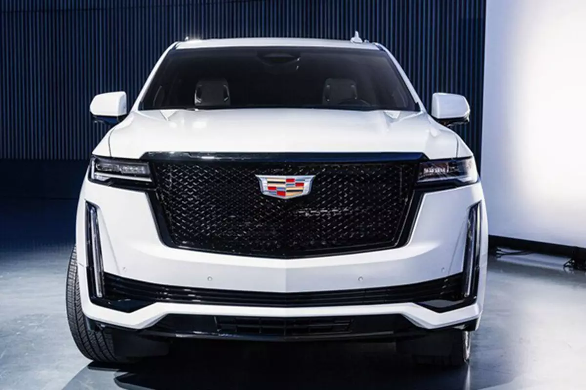 đầu xe Cadillac Escalade 2024