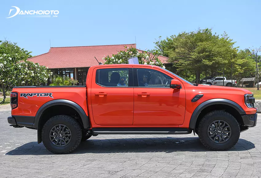 Hàng ghế trước Ford Ranger Raptor 2024