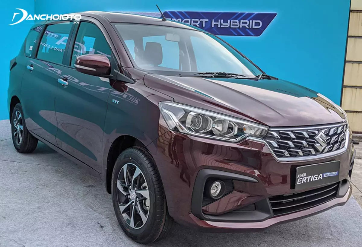 Đầu xe Suzuki Ertiga Hybrid 2024 sắc nét hơn nhờ tinh chỉnh ở một số chi tiết