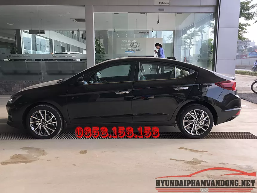 Xe Elantra trẻ trung và khỏe khắn