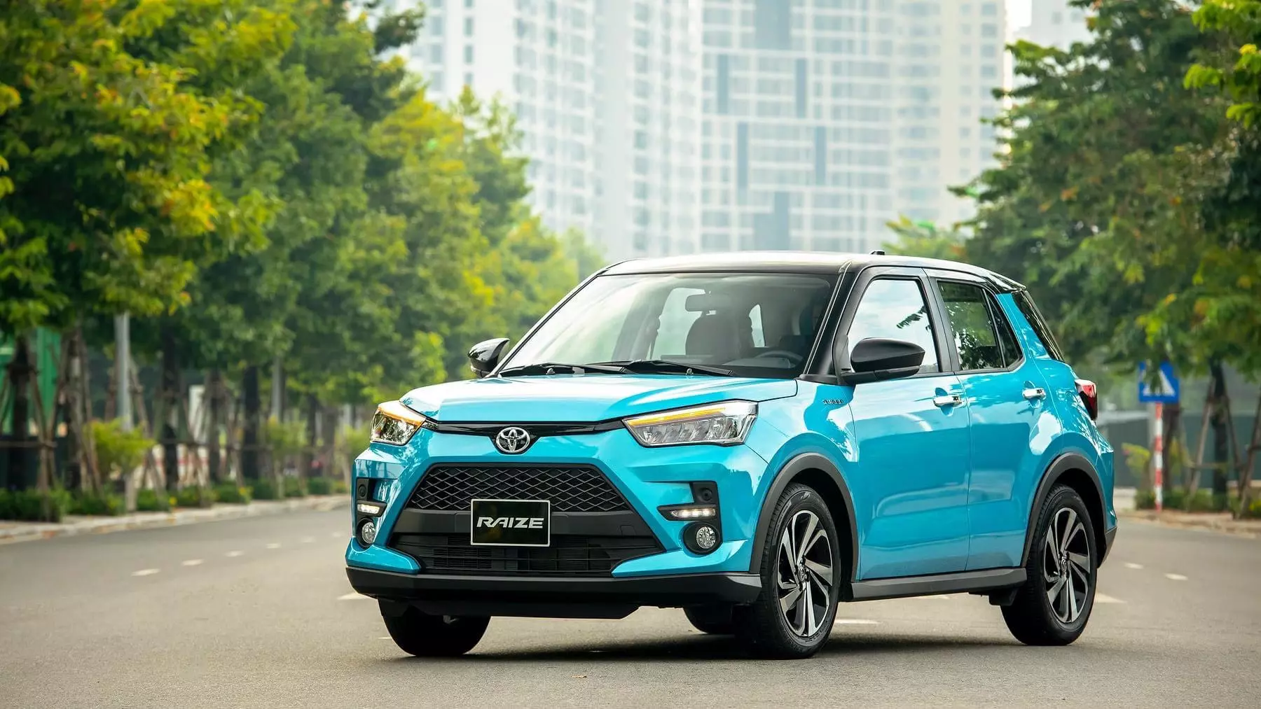 [Toyota Raize](https://giatoyota.vn/uploads/images/blog/admin/2024/01/16/toyota-ben-tre-hotline-0776776386-1705338642.webp)