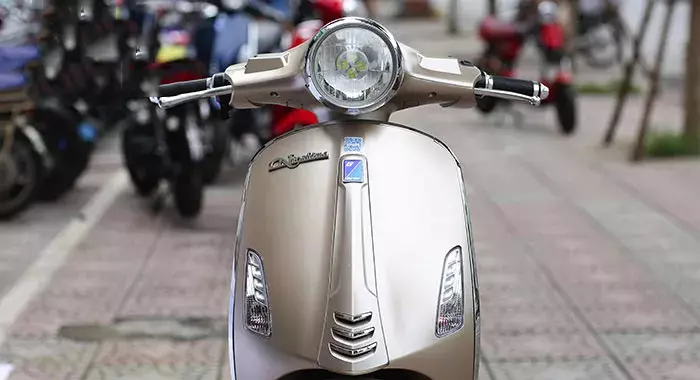 Đèn pha xe máy điện vespa nioshima s