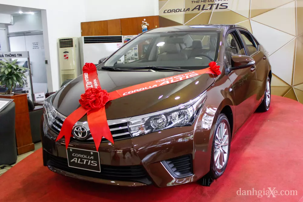 Trang bị Toyota Altis 2014