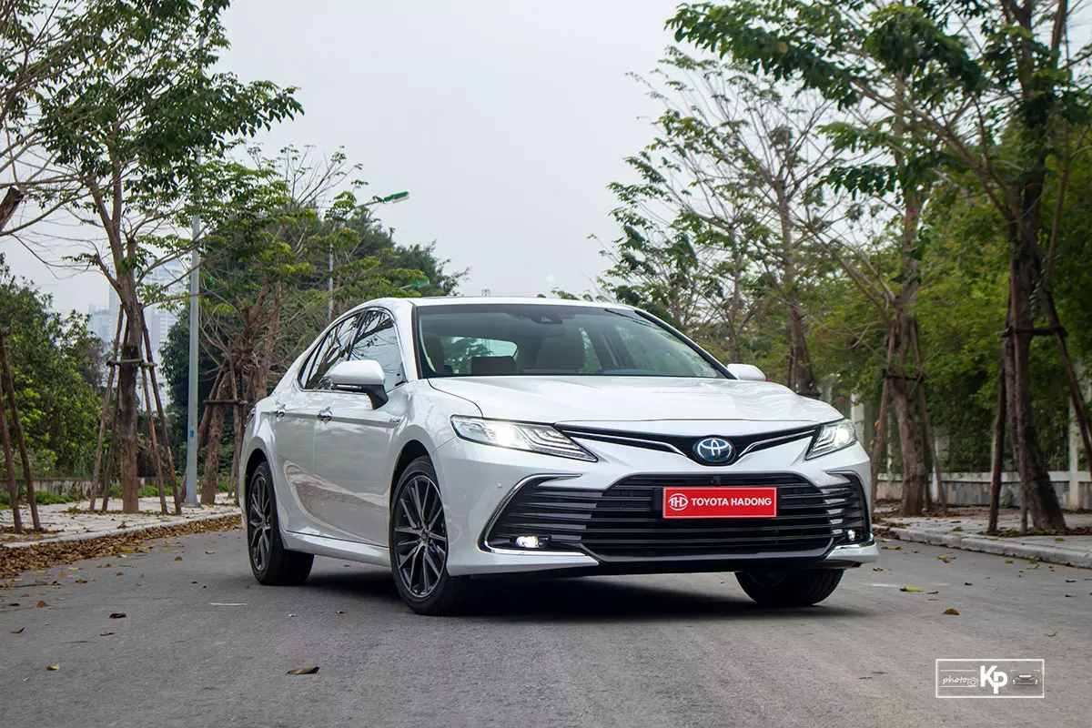 Đánh giá xe Toyota Camry 2022 a1