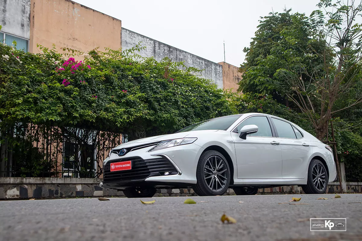 Đánh giá xe Toyota Camry 2022 a2