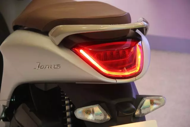 Đánh giá xe Yamaha Janus 2022: Rẻ hơn liệu có “ngon” hơn Honda Vision