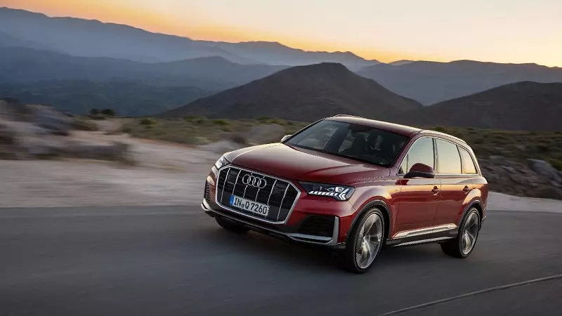 Audi Q7 2021 được hãng trang bị động cơ 3.0 TFSI