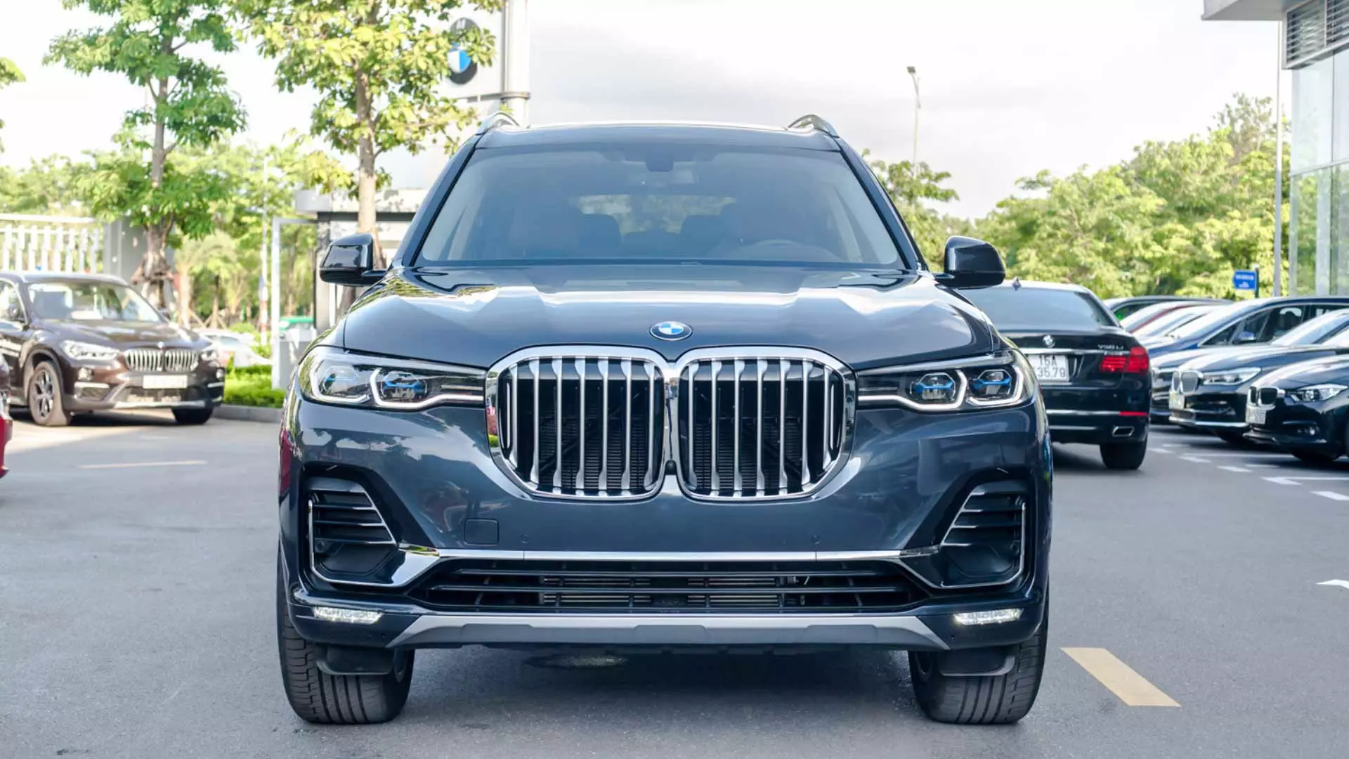 Đầu xe BMW X7