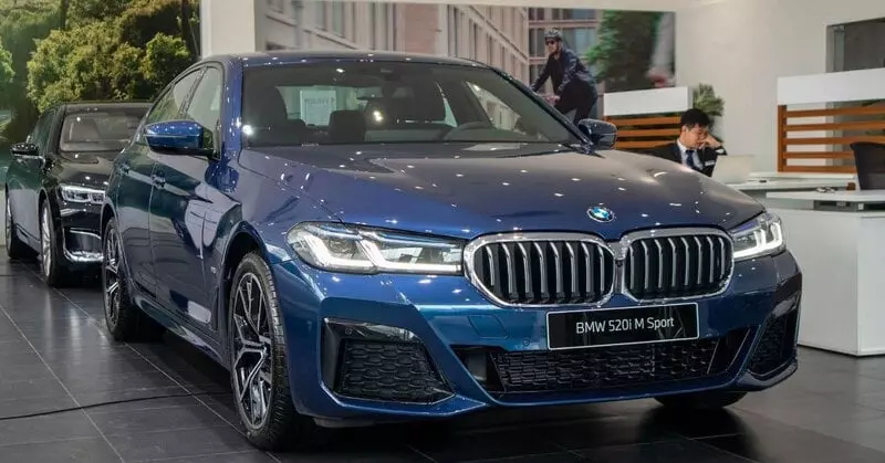 Giá xe BMW 520i từ 2,099 tỷ mức giá cao so với phân khúc