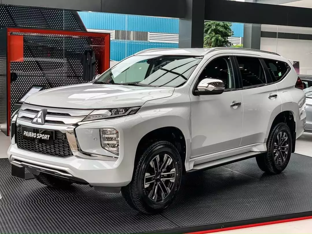 Pajero Sport 7 chỗ