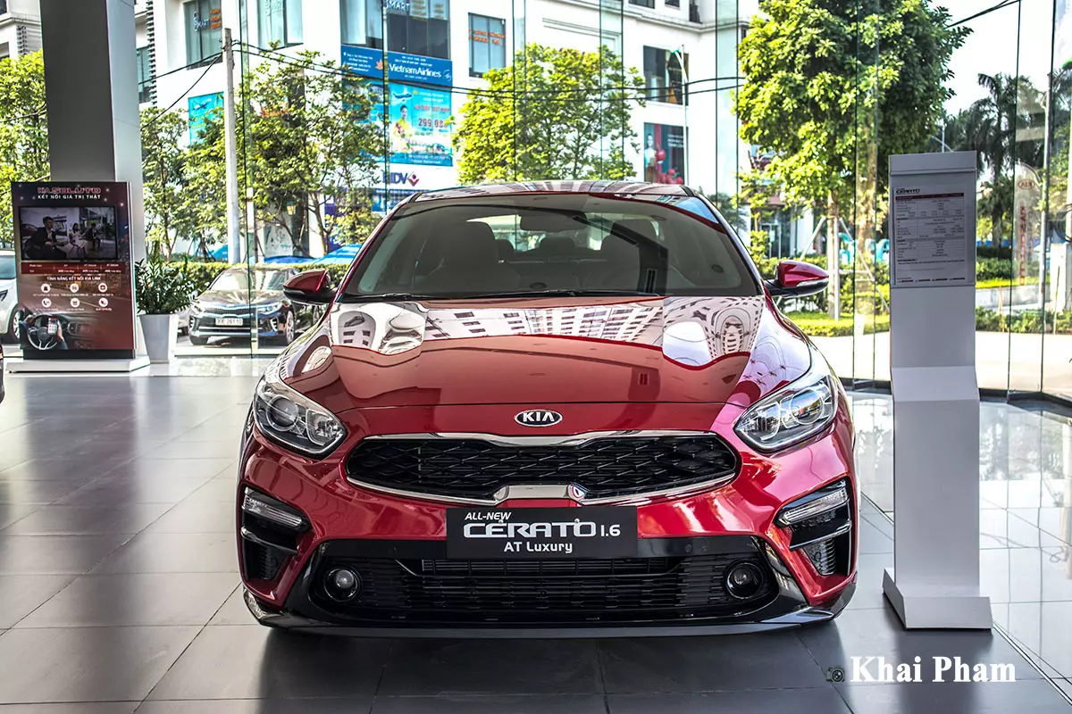 Ảnh chính diện đầu xe Kia Cerato 1.6AT Luxury 2020