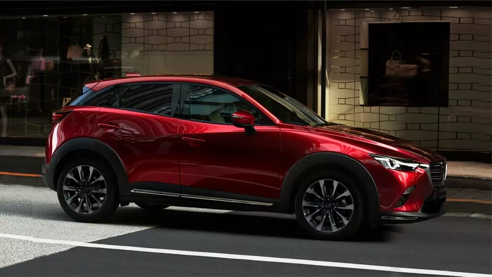 "Đánh giá Mazda CX-3: Xe gầm cao đô thị tầm 700 triệu được gia đình Việt ưa chuộng - 4"