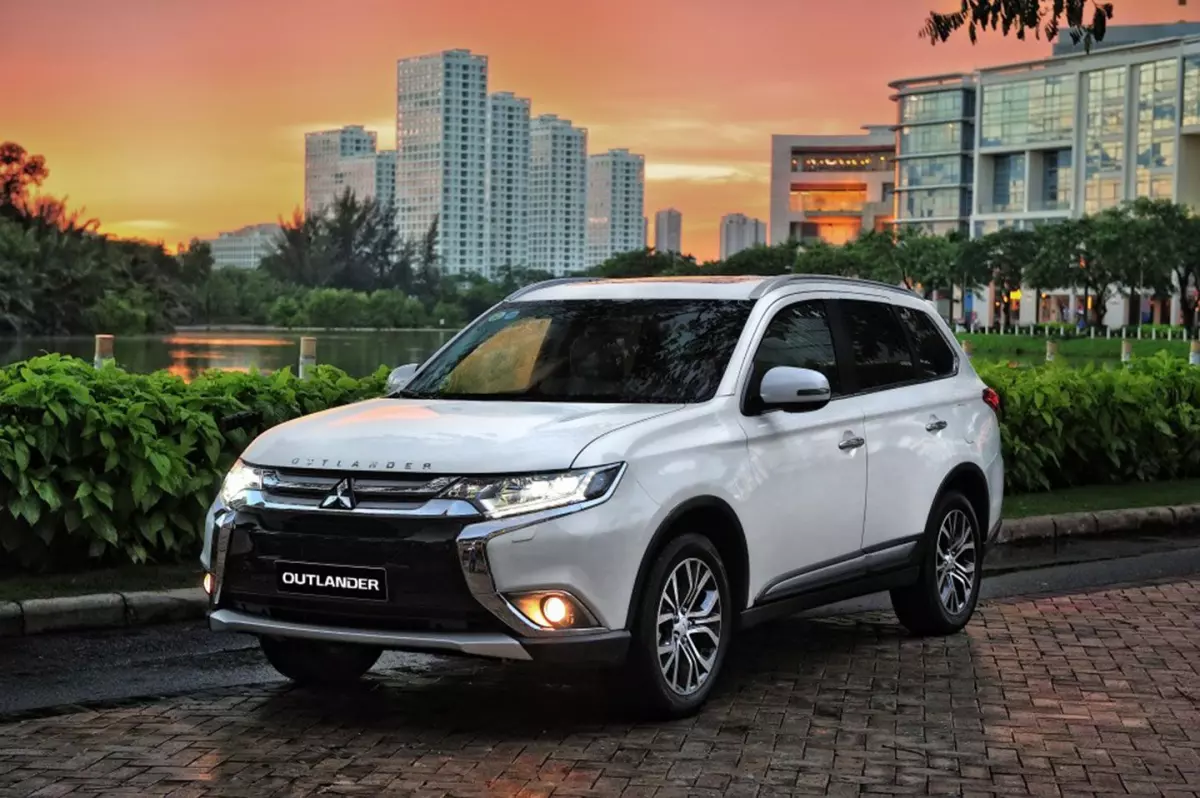 ngoại thất mitsubishi outlander