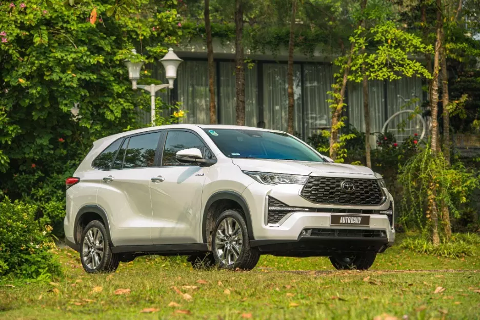 Đánh giá Toyota Innova Cross Hybrid 2023: Đẹp, tiết kiệm và đầy công nghệ