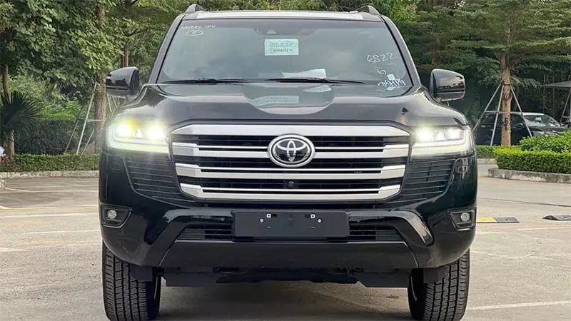 Đánh giá ngoại thất đầu xe Toyota Land Cruiser 2023