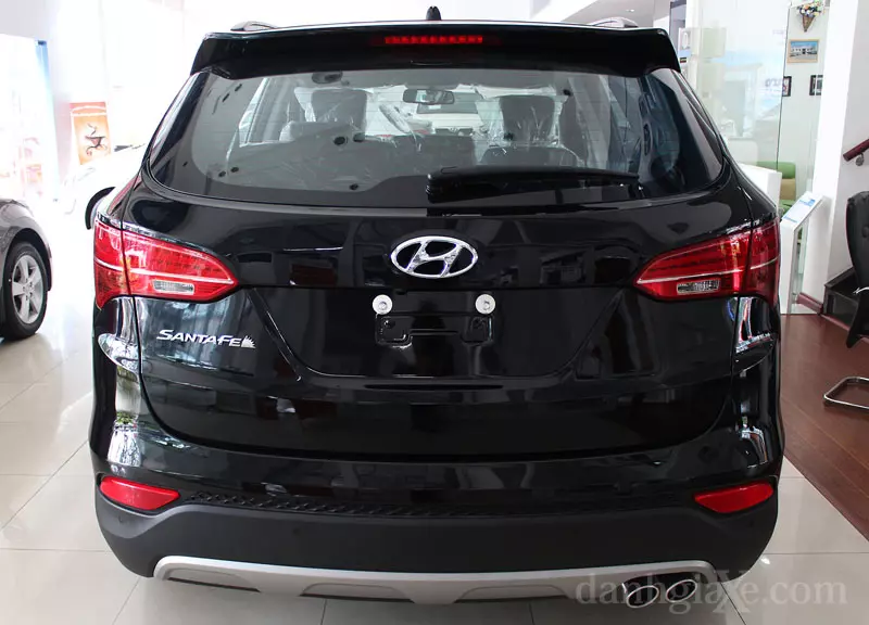 Đuôi Hyundai Santafe 2013