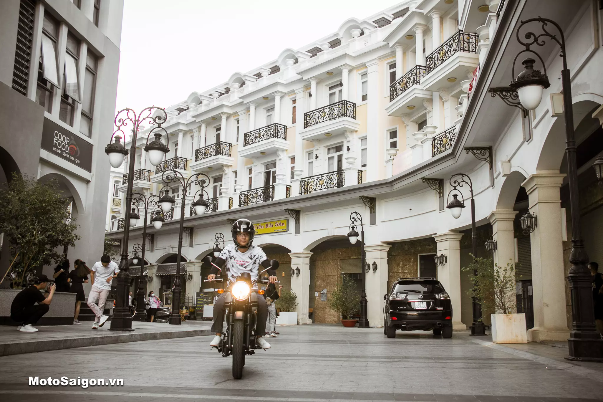 Kawasaki W175 SE độ Cafe Racer