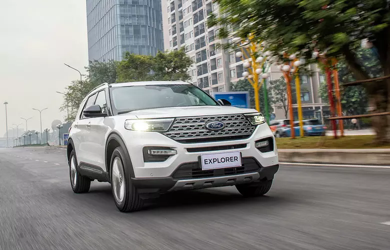 Ford Explorer được trang bị khá nhiều trang bị hỗ trợ vận hành hiện đại