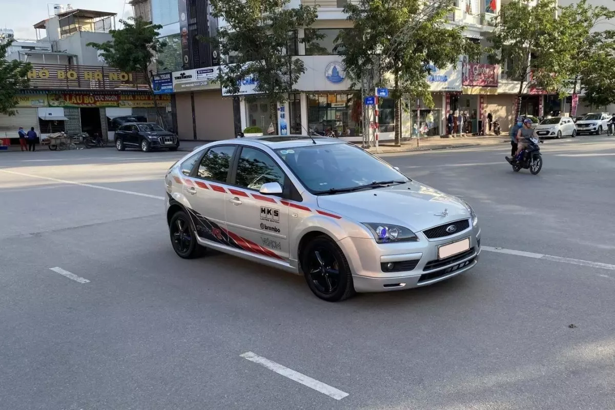 Ford Focus 2007 cũ giá 200 triệu có nên mua?