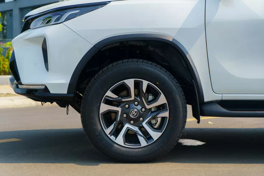 Mâm xe Toyota Fortuner Legender