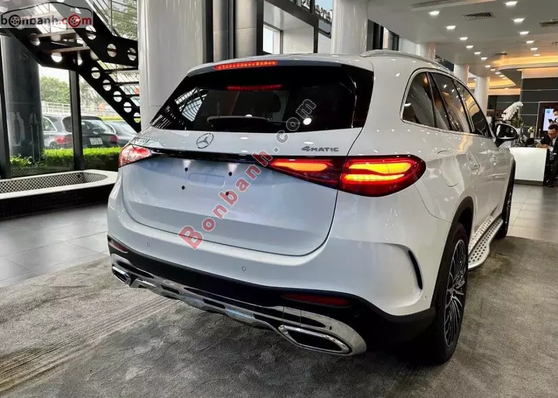 Đuôi xe Mercedes-Benz GLC 2024