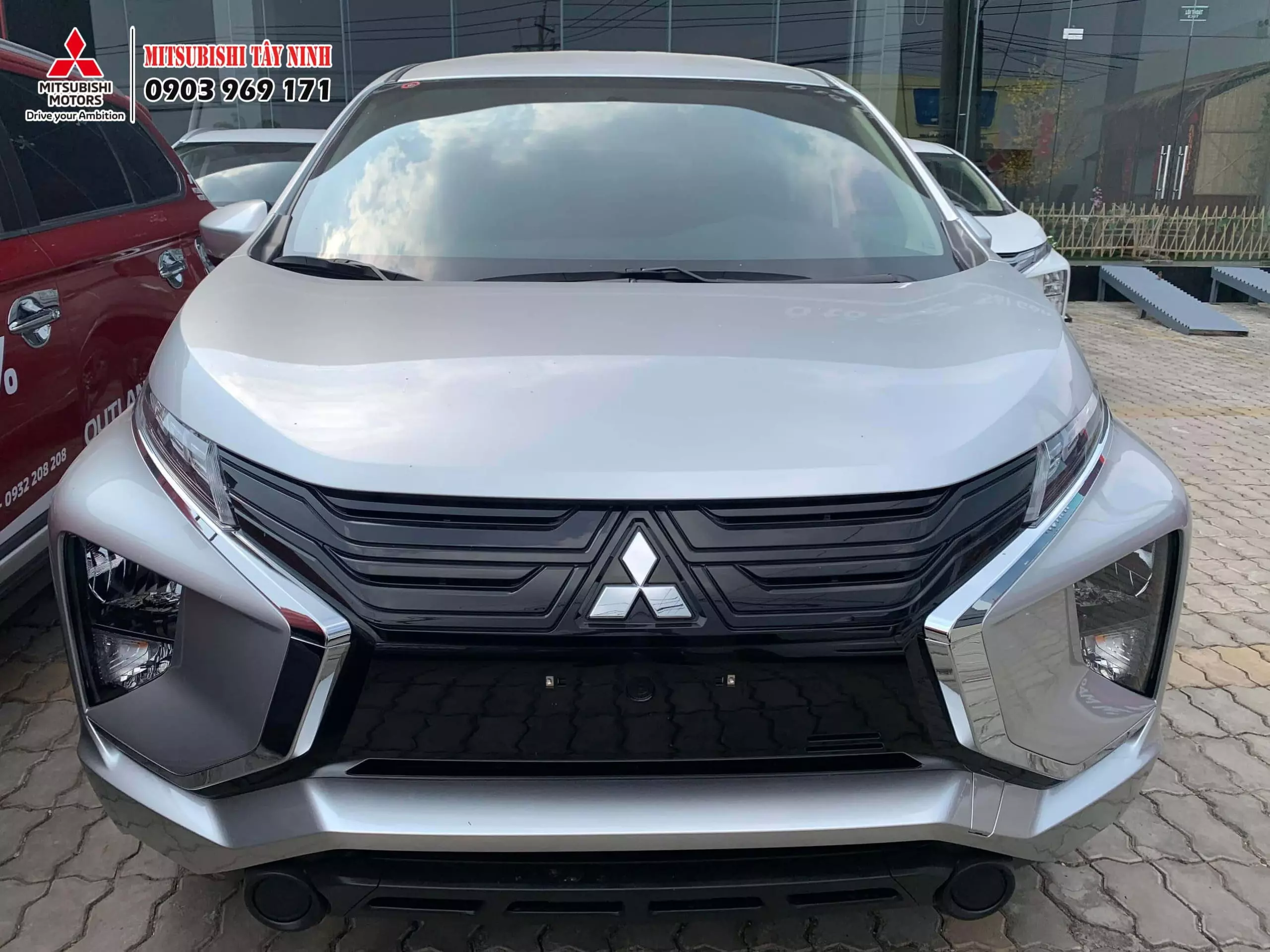 Đầu xe Mitsubishi Xpander MT