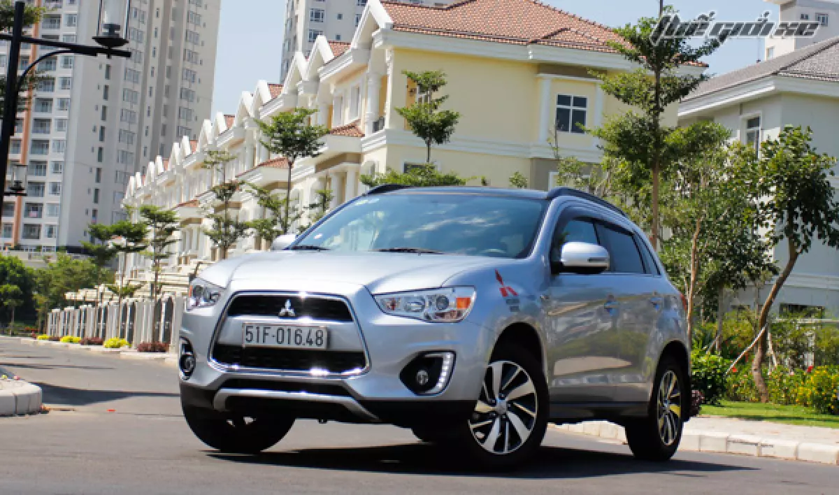 Ngoại hình Outlander Sport 2015