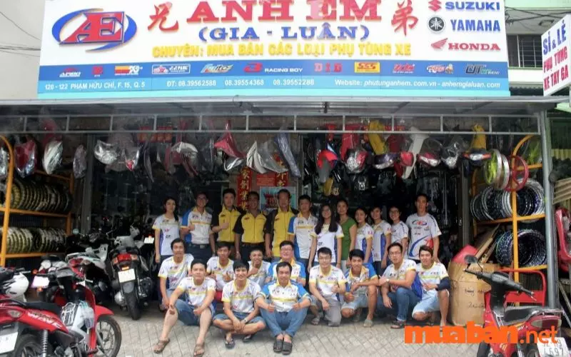 Cửa hàng phụ tùng xe máy "Saigon Shop Bikervn"