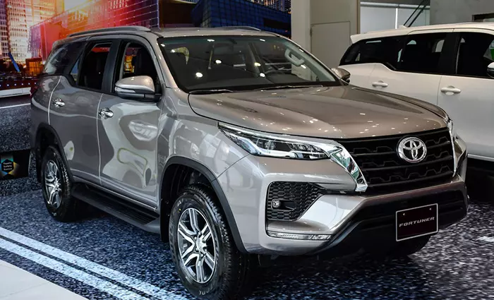 Giá xe Toyota Fortuner giá từ 995 triệu đồng