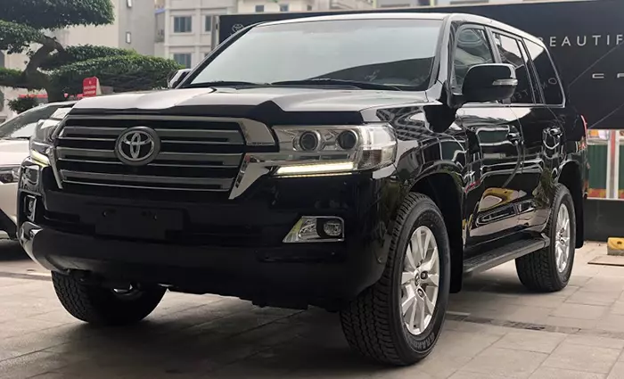 Giá xe Toyota Land Cruiser giá từ 2,262 tỷ đồng