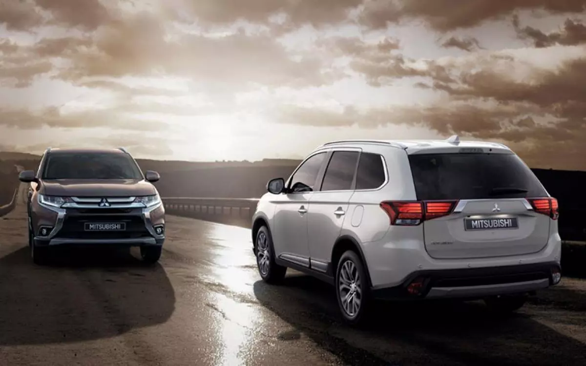 Đánh giá nhanh Mitsubishi Outlander 2018