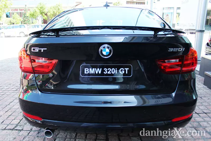 Đuôi xe BMW Series 3 2013