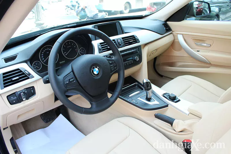 Nội thất BMW Series 3 2013