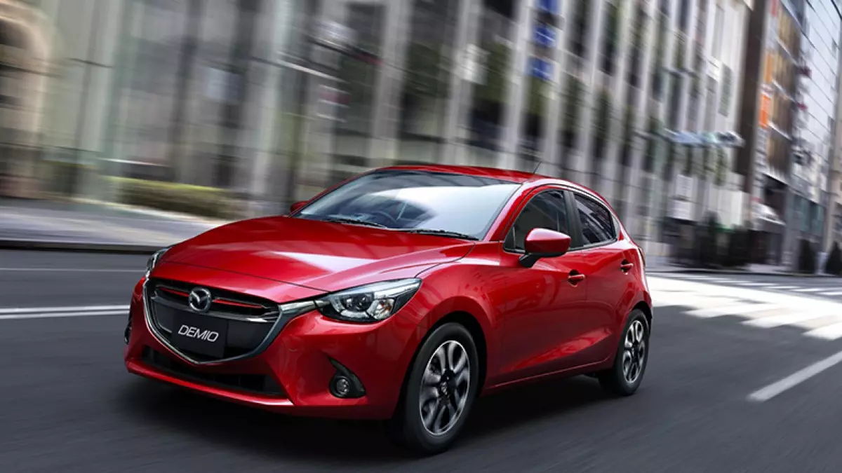 Ngoại thất xe Mazda2 cũ đời 2016