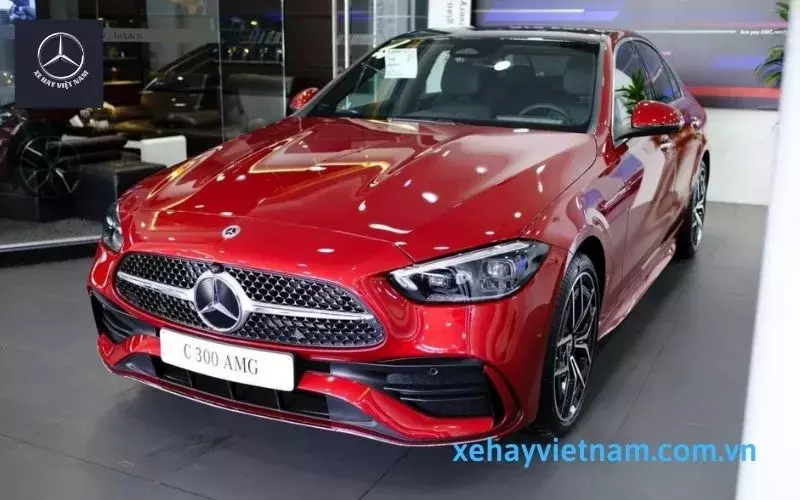 C300 của Mercedes là lựa chọn cao cấp với tốc độ vượt trội dành cho mọi người dùng