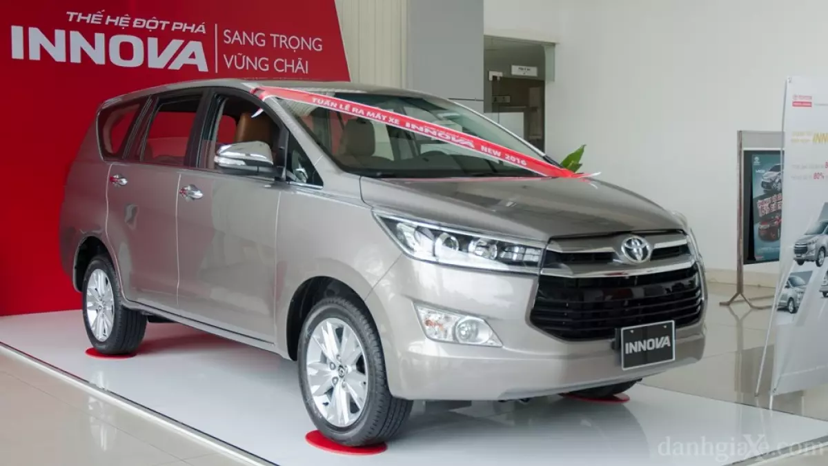 Toyota Innova 2016