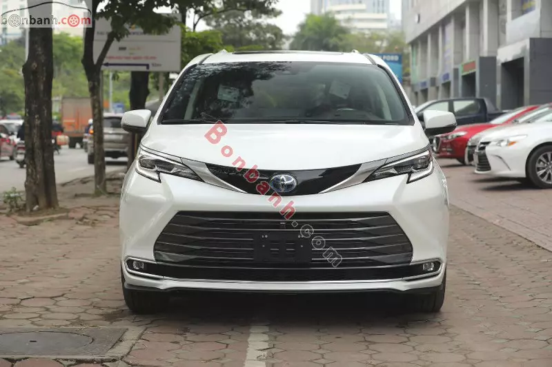 Đầu xe Toyota Sienna 2022