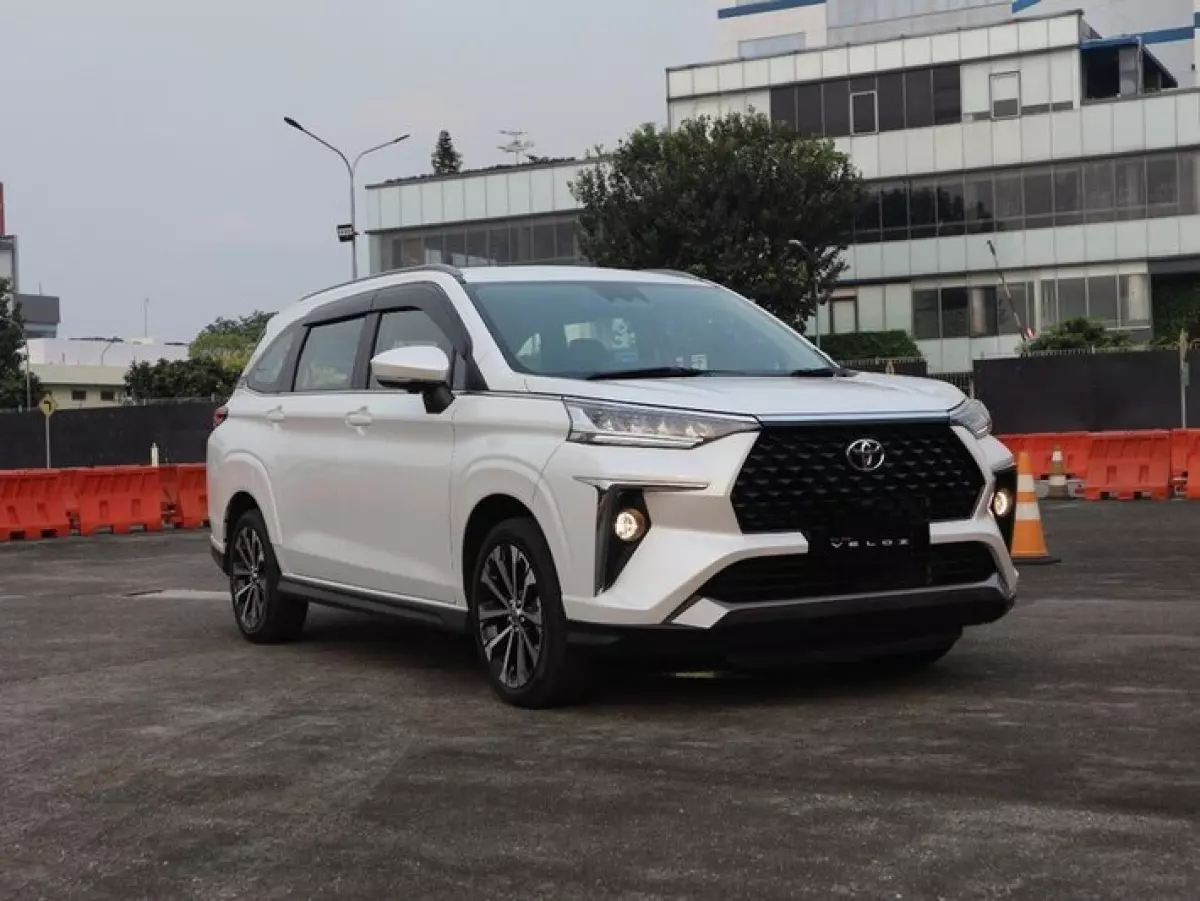 Toyota Veloz 2022 - Hình ảnh, giá lăn bánh